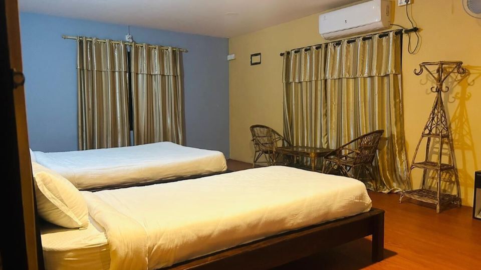 Jungle Side Luxury Hotel
