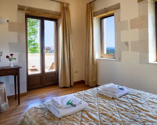 Villa Erontas Mini Pool and Heated Jacuzzi Hotels in Armeni
