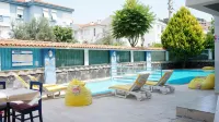 Koz Marigold Apart Hotel - ที่มีสระว่ายน้ำ