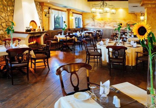 이지스 멜라트론 수영장 야경