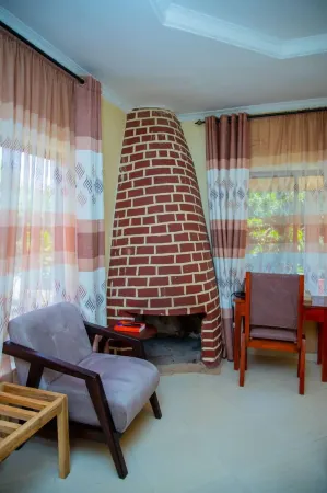 Helens Luxury Resort Отели рядом с достопримечательностью «Lake Duluti»