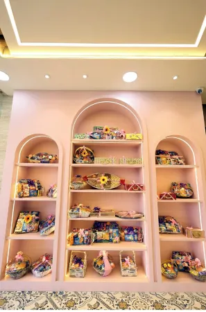 Hotel RGS Crystal Отели рядом с достопримечательностью «Moti Jheel»