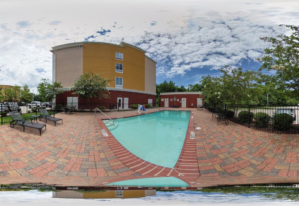 컴포트 스위트 덴햄 스프링스