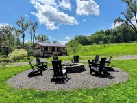Stonehill's Farmhouse Hotels in Gardiner