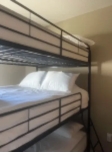 Charming 3-bedroom house with WiFi and AC in beautiful La Crosse