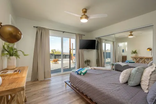 Pool, Hot Tub Heating, BBQ, AC & Private Yard, Pet Friendly, 10mins to JTNP!