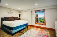 Expansive views, wildlife, and privacy.