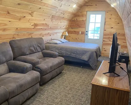 The Little Red Barn - Lakeside Tiny Home Rental -Sleeps 4 - Spiral Staircase Hotels in Rock County