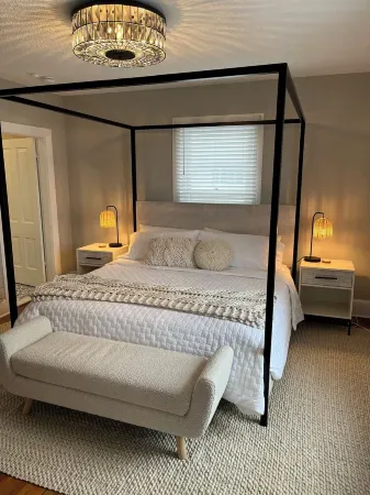 Peace of Pepin 3BR house with 2nd Story Hot Tub and Across from Public Beach