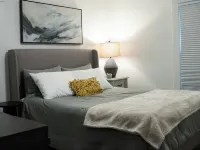 Charming Retreat, Cozy Fireplace, Private Porch, Minutes to Amish Country