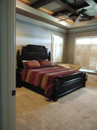 Large Lakefront Home with Spa, Outdoor Fireplace on Main Lake, House generator