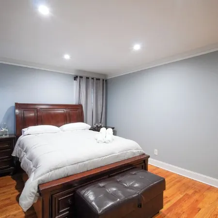 Modern 2-floor, 3-bedroom apartment 20 minutes from Manhattan.