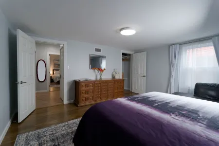 'Croton Quarters' - Comfortable Apt with Modern Amenities near Food, NYC Close!