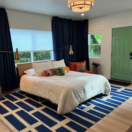 Citrus Studio 4 Relaxed Central Vibe