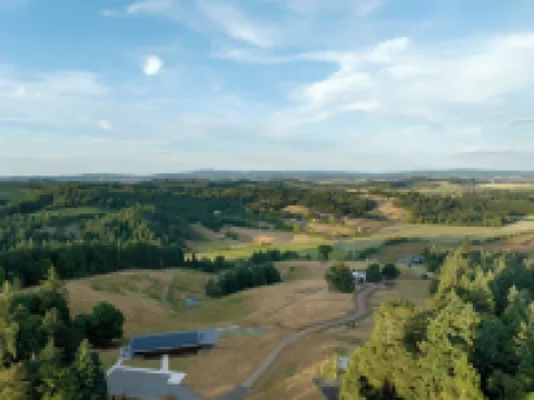 Inn the Ground Hotels in Carlton