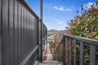 Cosy Cottesloe - Mount Wellington View - Free Parking - Free Wifi
