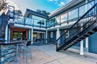 Qualicum Beach Ocean Suites Hotels in Qualicum Beach