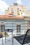 Elliot Neapoli, Athens
