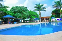 Markdon Village Hotel - Pools