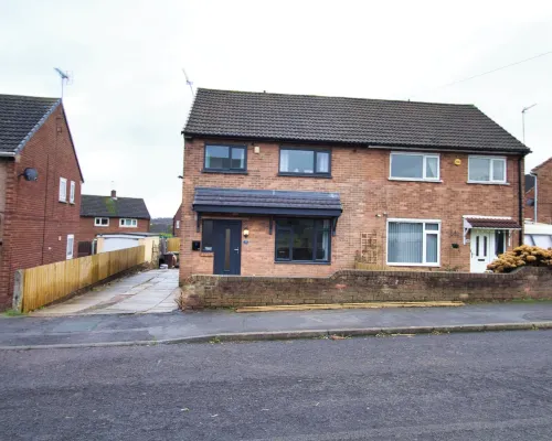 3 Bed Sleeps 5 Pet Friendly Free Parking Hotels in Rotherham District