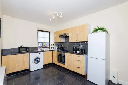 2 Bed Flat-Ground Floor-Parking Отели рядом с достопримечательностью «Университет Данди»