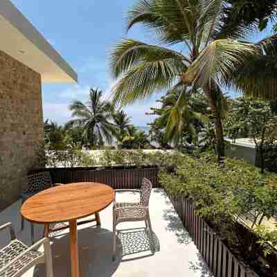 Anki Lodge Hotel Exterior