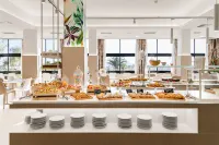 Hotel Ariane - Beachfront, Breakfast XXL & Sea View