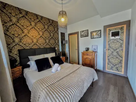 Le Clos des Roses - Chambre d'hôtes Отели в г. Жуайё