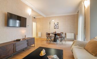 Rafael Apartment by Olala Homes