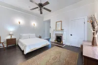 Dimon Cottage, Suite A Coca-Cola Space Science Center附近的飯店