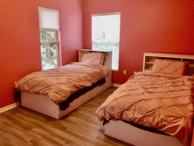 Marvelous Villa, 4 beds 4 bath, pool and lake front Hotels near Mindy O Water Park