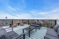 Rooftop Deck with 2 Master Suites with Linens + Towels