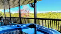 Great View/Great Location/Hot Tub