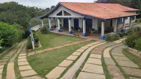 Home ranch-style closed Closest overall safety cond São Paulo Отели в г. Майринки