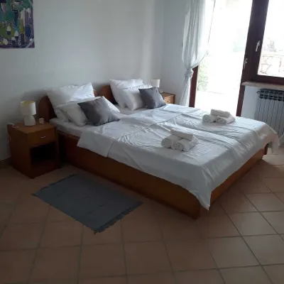 A P A R T M E N T - 7 7 Private beach & swimming pool Hotel a Starigrad