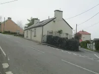COSY COTTAGE WITH REAL FIRE AND FABULOUS VIEWS IN CARMARTHENSHIRE, WALE Hotels in Kidwelly