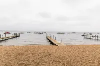 Cheerful Single Level Home w/ Shared Beach on Sebago Lake!