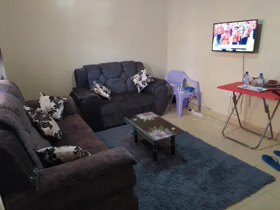 Luxe Home (the place to relax and/or work) which is an apartment のホテル