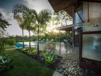 Encantada- Brand New Villa, Truly Spectacular with Mountain and Ocean Views 薩維格瑞住宿飯店