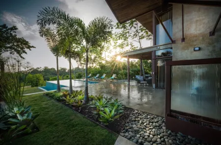 Encantada- Brand New Villa, Truly Spectacular with Mountain and Ocean Views