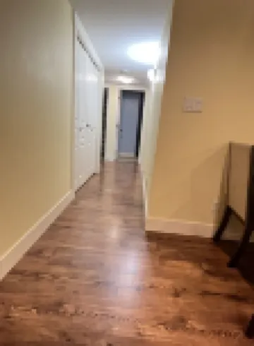 Cozy and bright 2-bedroom home with comfort stay 阿博茨福德酒店