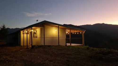 Cabaña en la Montaña Cerca del Parque Nacional Tapantí Orosi, Cartago Costa Rica