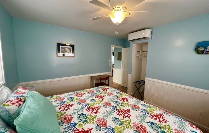 Aly’s Hideaway: Exceptional Value -  2Br Green Turtle Cay Home with Dock Slip