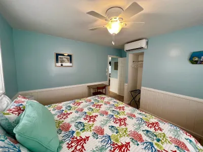 Aly's Hideaway 2-Bdrm with Dock Slip - Green Turtle Cay Black Sound Cay National Reserve附近的飯店