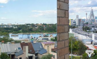KozyGuru | Rozelle | Bridge View with Carpark