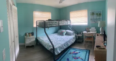 Cozy Southern Florida House 7 minutes from the beach Jonathan Dickinson State Park Observation Tower 주변 호텔