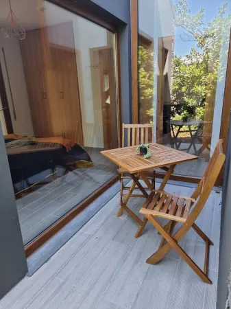 Garden House (T1) Отели в г. Ангра-ду-Эроижму