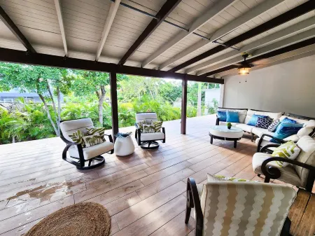 6 guests, 4 min Walk to Private Beach, casino, bowling alley and much more ! Отели в г. Дорадо