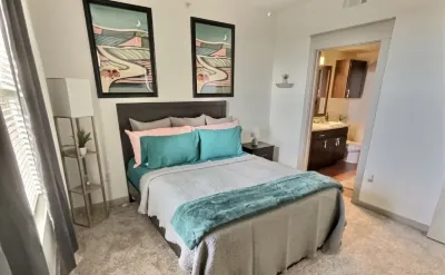 Luxury 1 bedroom Apartment with pool Hotels near Grand Park