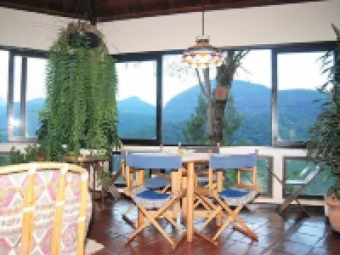 Cozy house, beautiful view, ideal for families and couples. OI FIBER INTERNET.